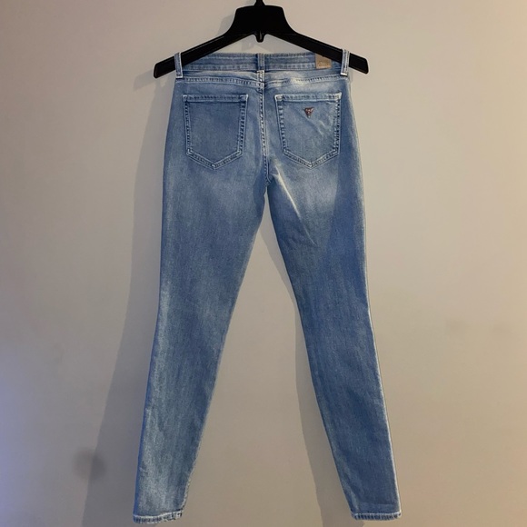 New Guess Jeans - Picture 2 of 3
